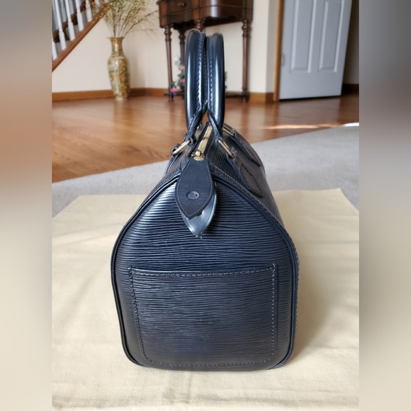 Louis Vuitton Speedy 25 Epi Black Handbag - Picture 2 of 16